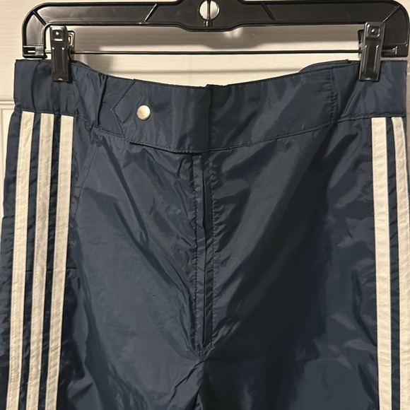 Vintage adidas women’s wind breaker with zipper slits size small 100% Nylon - Picture 3 of 15